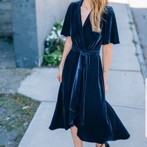 donna morgan velvet wrap dress